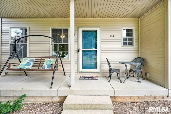 1634 JADENS WAY, Washington, IL 61571