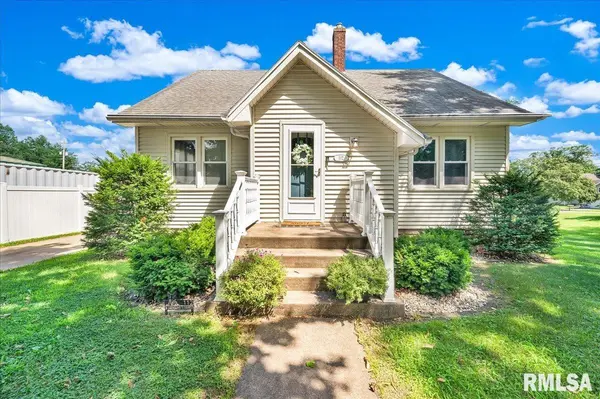 112 S MENARD ST, Metamora, IL 61548