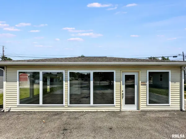 1112 S PARK AVE, Herrin, IL 62948