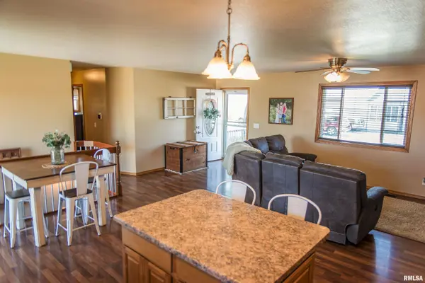 702 N RANGELINE LN, Lima, IL 62348
