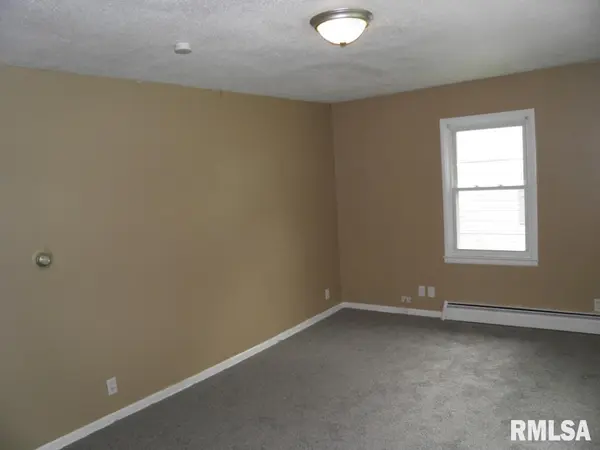 4308 10TH ST, East Moline, IL 61264