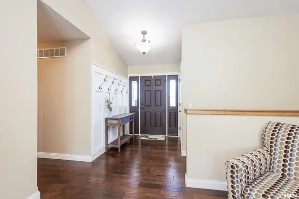 1002 E 11TH AVE, Andalusia, IL 61232