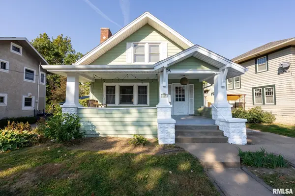 344 FOREST RD, Davenport, IA 52803