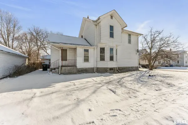 402 E 15TH ST, Davenport, IA 52803