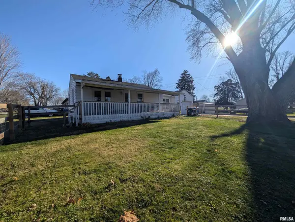 704 WILLOW ST, Savanna, IL 61074