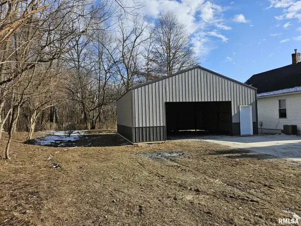 1943 ZACHARY AVE, Montpelier, IA 52759-8815
