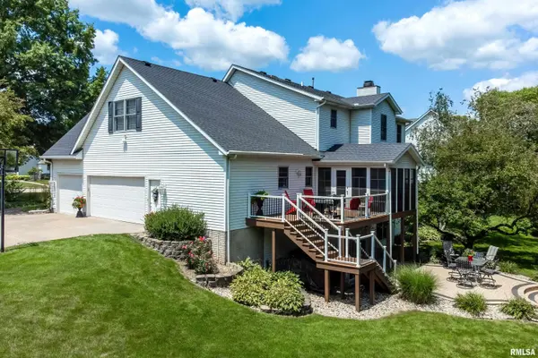 4921 SCHOOL HOUSE RD, Bettendorf, IA 52722