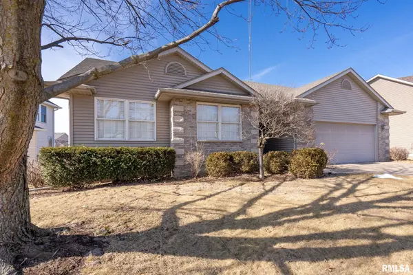 2056 PLUM TREE RD, Bettendorf, IA 52722