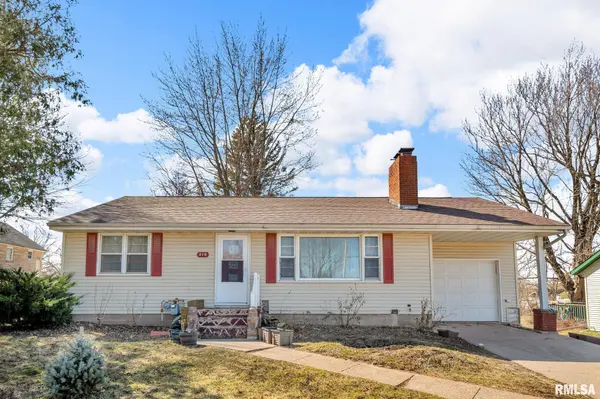 210 WESTERN AVE, Maquoketa, IA 52060