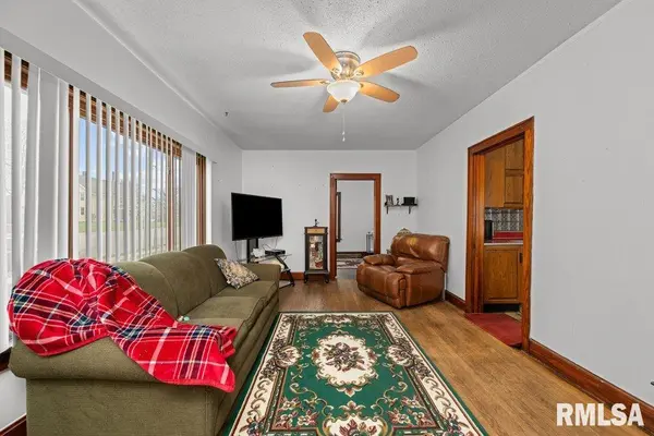 9410 NEW LIBERTY RD, Maysville, IA 52773