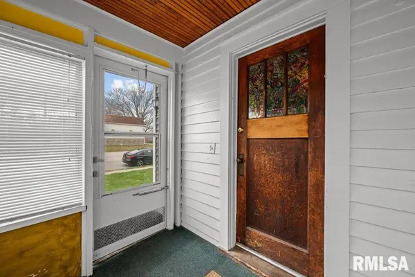 9410 NEW LIBERTY RD, Maysville, IA 52773