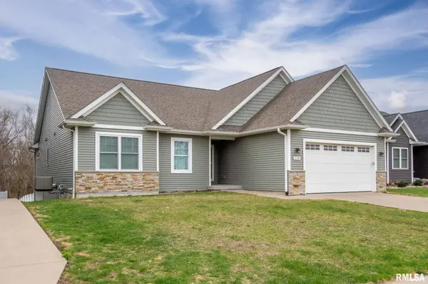 119 PRAIRIE MEADOW DR, Blue Grass, IA 52726