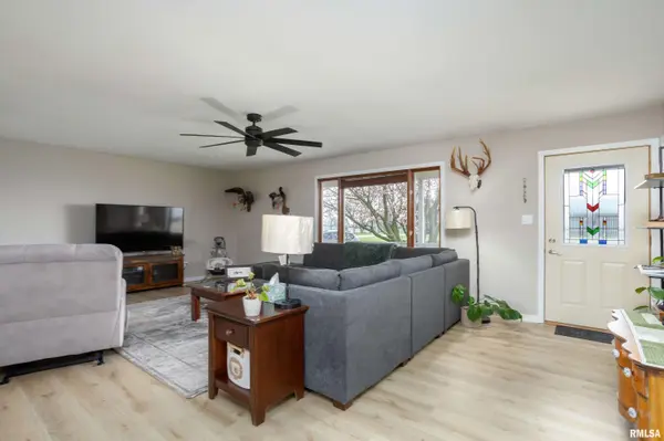 23625 92ND AVE, Maysville, IA 52773