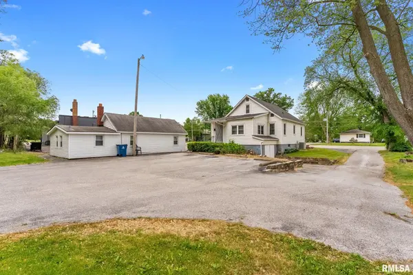 635 1ST ST, Silvis, IL 61282
