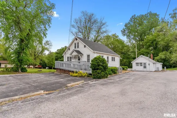 635 1ST ST, Silvis, IL 61282