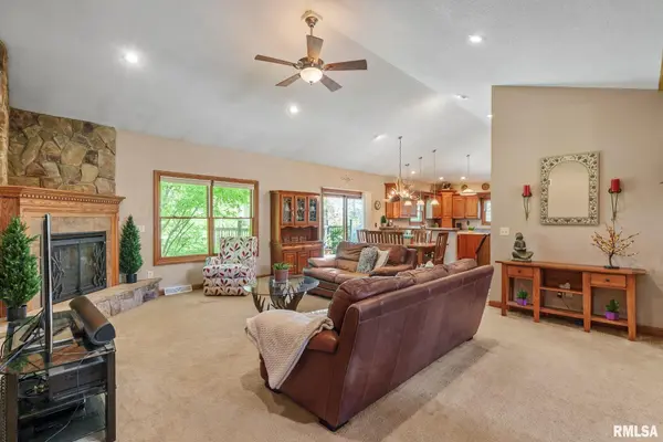 115 WOODLAND DR, Andalusia, IL 61232