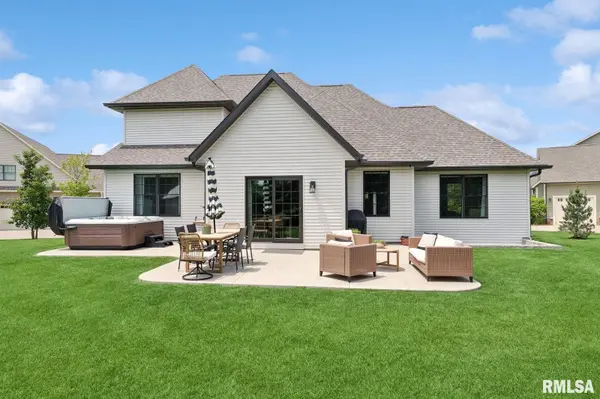 6925 Grover STA, Bettendorf, IA 52722