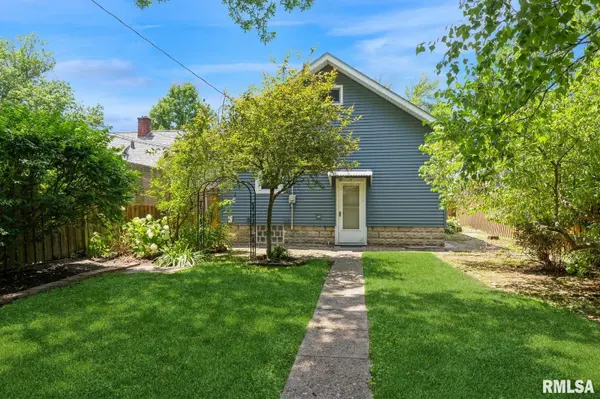 2338 31ST ST, Moline, IL 61265