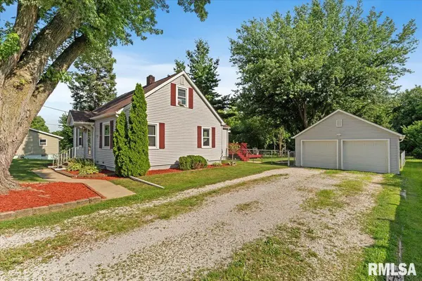 109 W 19TH AVE, Coal Valley, IL 61240
