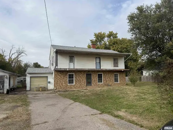5734 VALLEY DR, Panorama Park, IA 52722