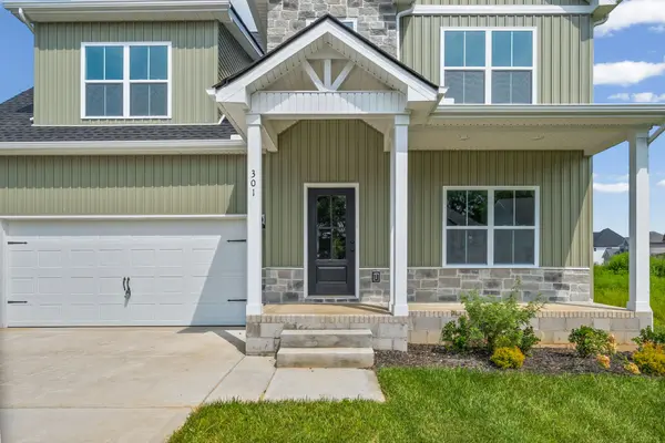 301 Kildeer Dr, Clarksville, TN 37040