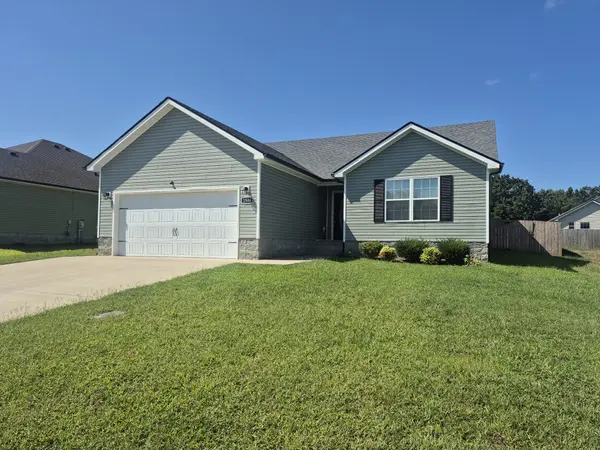 1506 Fredrick Dr, Clarksville, TN 37042