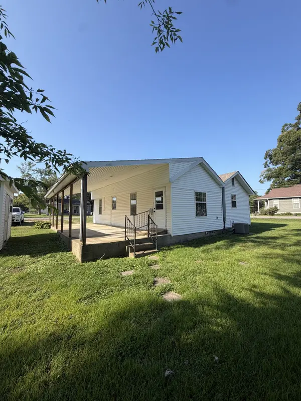 429 W 3rd Ave, Hohenwald, TN 38462