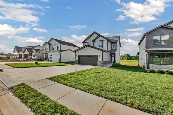 2808 Brewster Dr, Clarksville, TN 37042