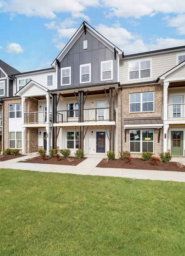 614 Granbury Pvt Drive, Hendersonville, TN 37075