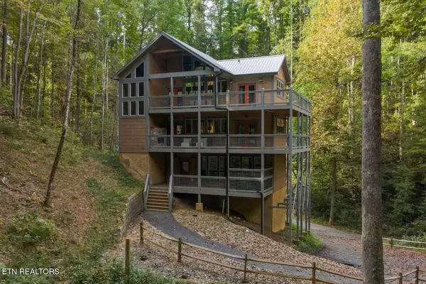 5175 Riversong Way, Sevierville, TN 37876