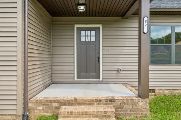 32 Iris Way, Lafayette, TN 37083