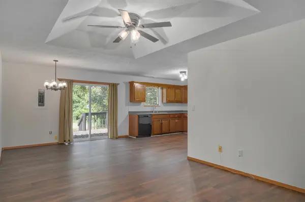 2015 N Benton AVE, Springfield, MO 65803