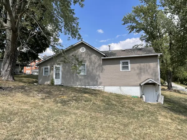 109 E Lillian AVE, Crane, MO 65633