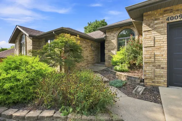 4009 S Cutler CT, Springfield, MO 65807