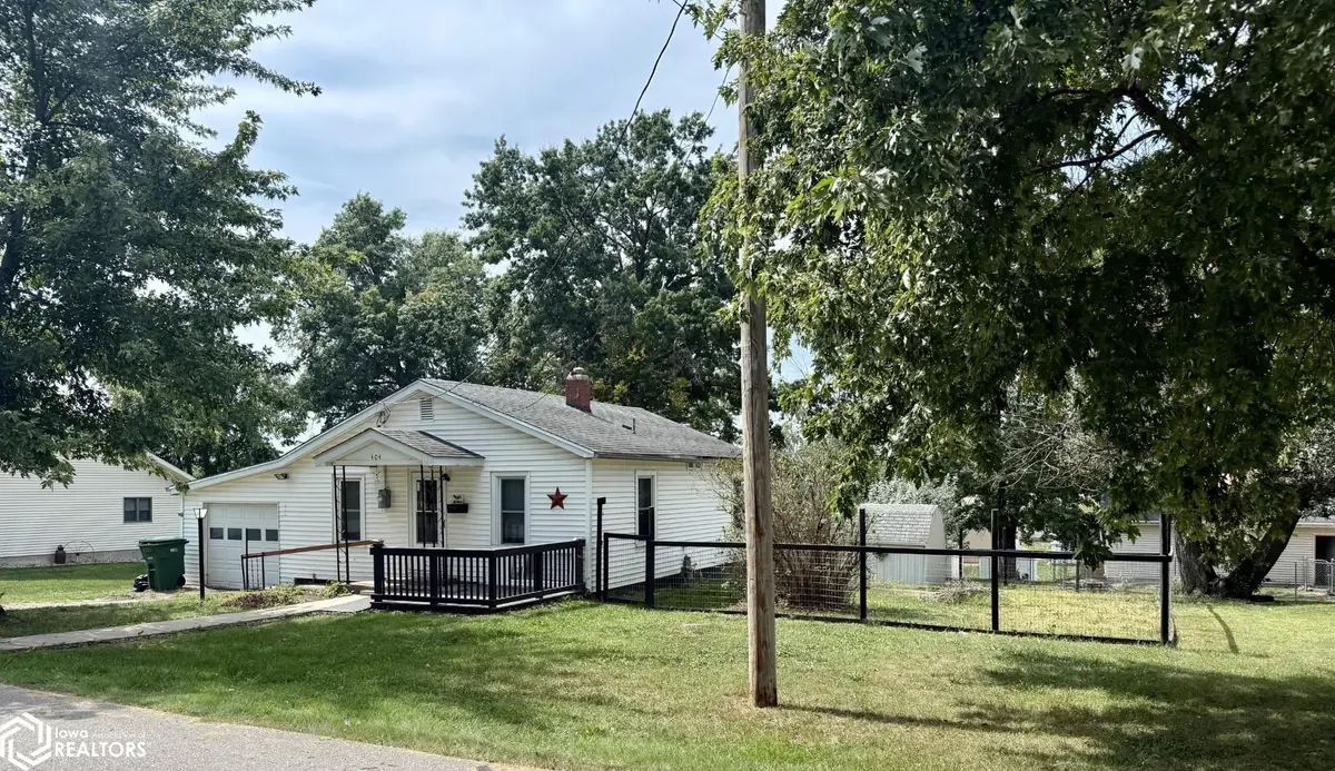 404 S Howard ST, Bloomfield, IA 52537