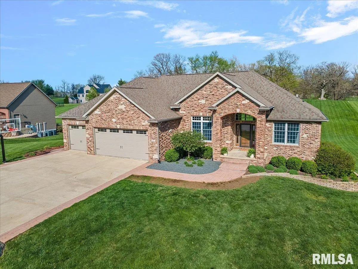 6610 REAGAN DR, Cantrall, IL 62625