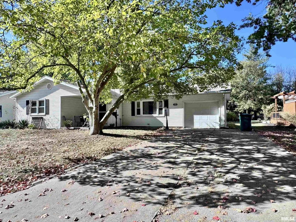 208 Jana RD, Macomb, IL 61455