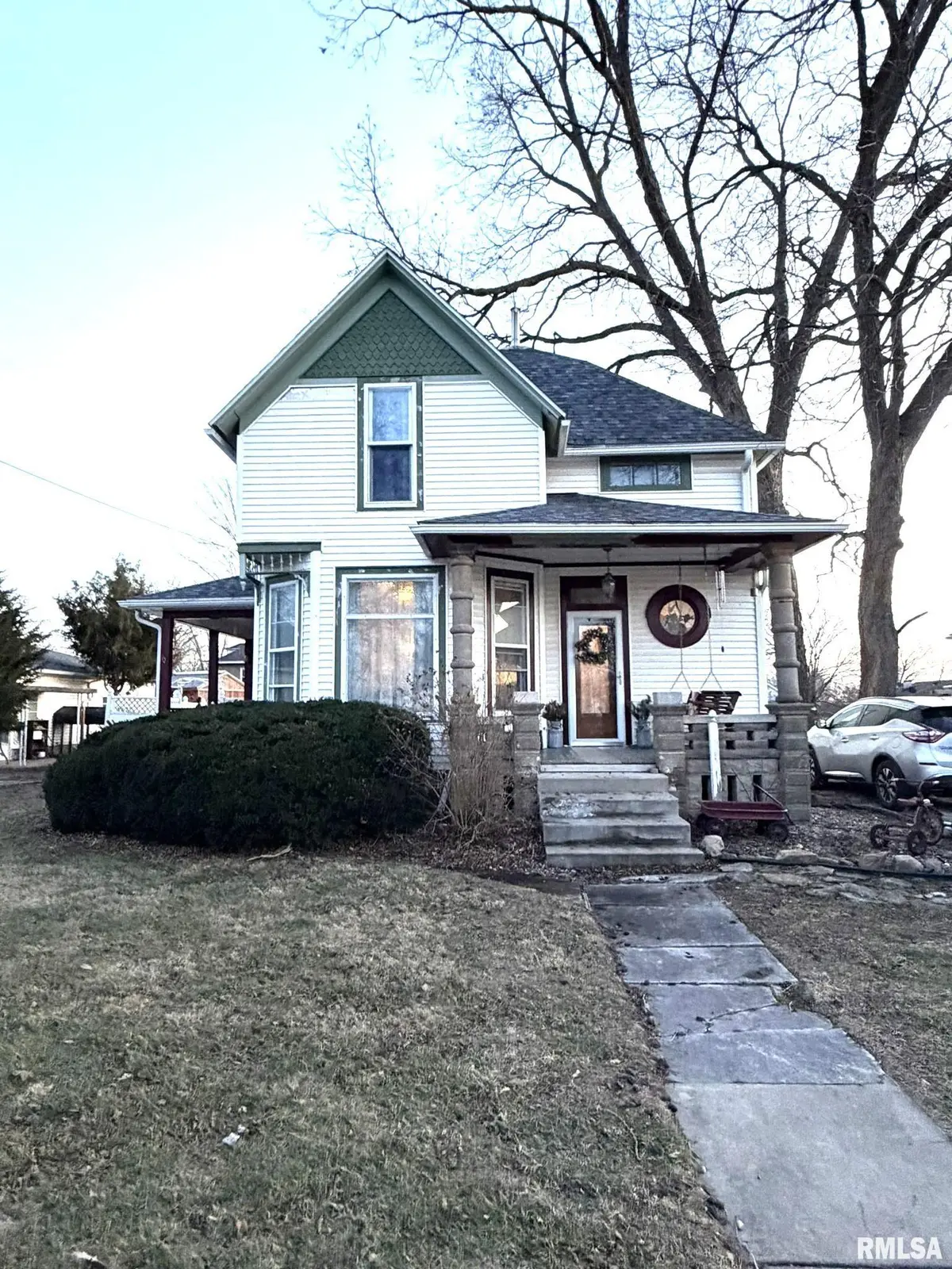 314 E BROADWAY ST, Astoria, IL 61501