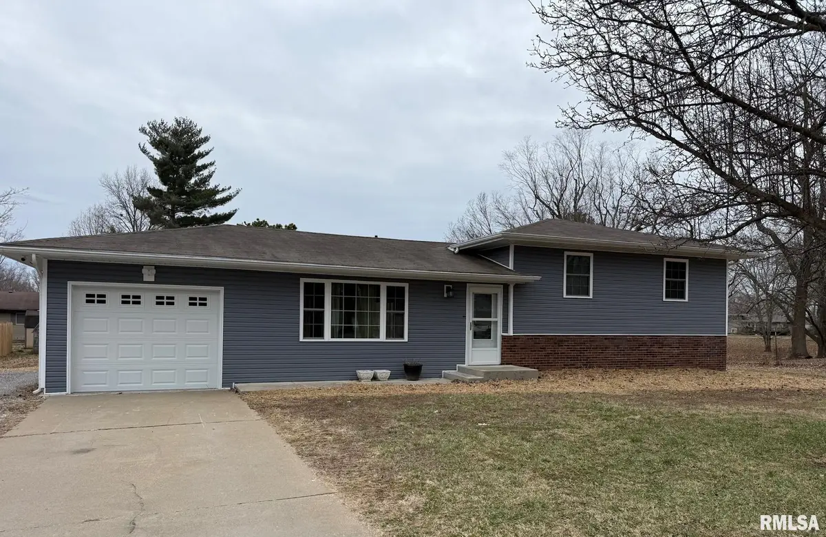 407 CAMELOT DR, Desoto, IL 62924