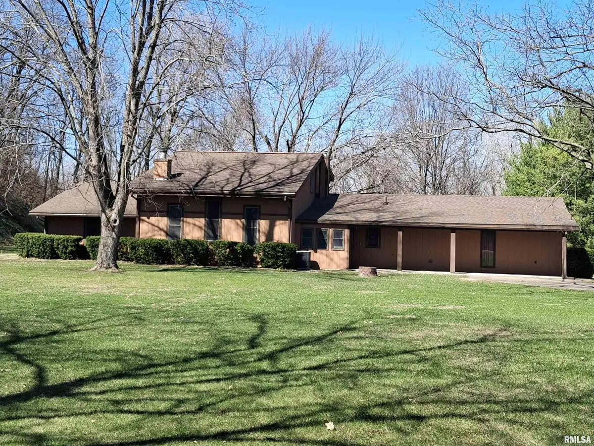 23074 N CHEROKEE RD, Cuba, IL 61427