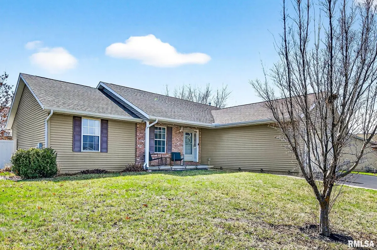 102 WILDFLOWER AVE, Metamora, IL 61548