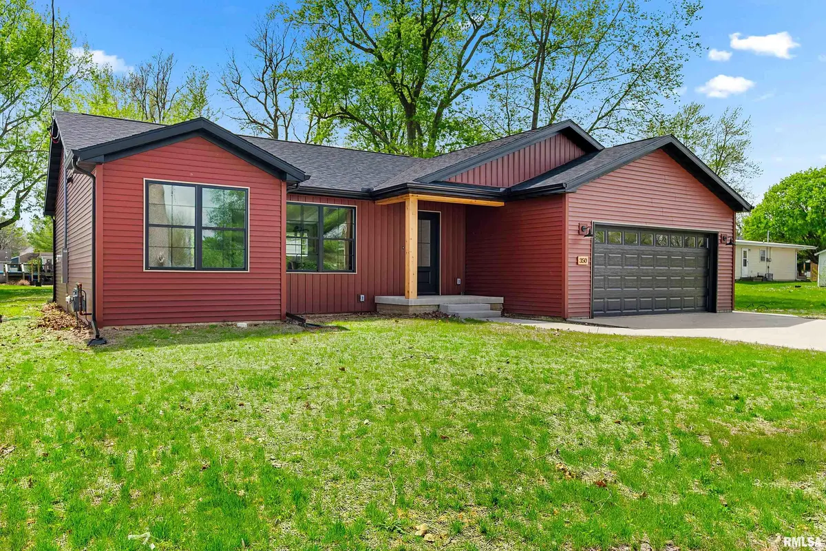 350 E 4TH ST, El Paso, IL 61738-9998