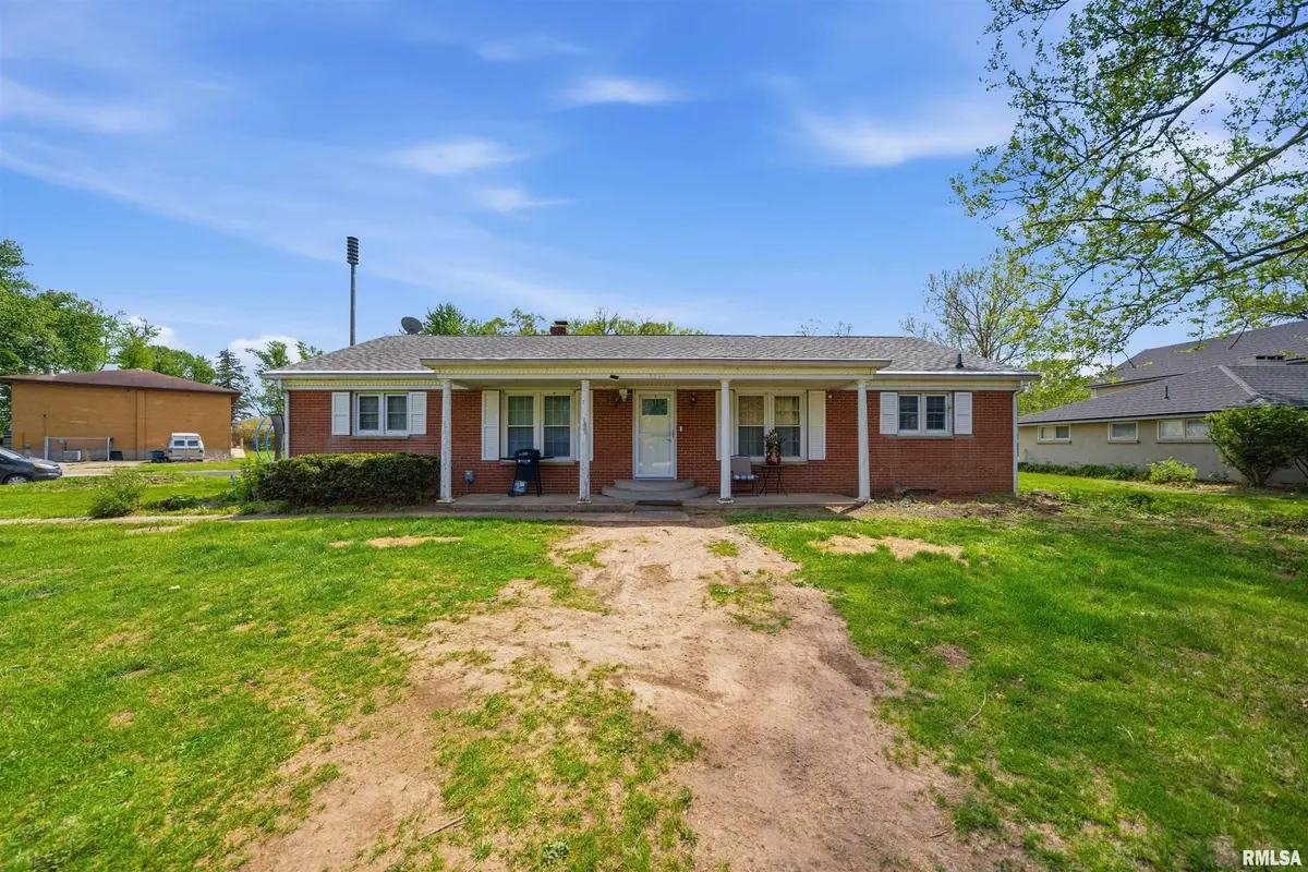 3308 E CEDAR HILLS DR, Chillicothe, IL 61523