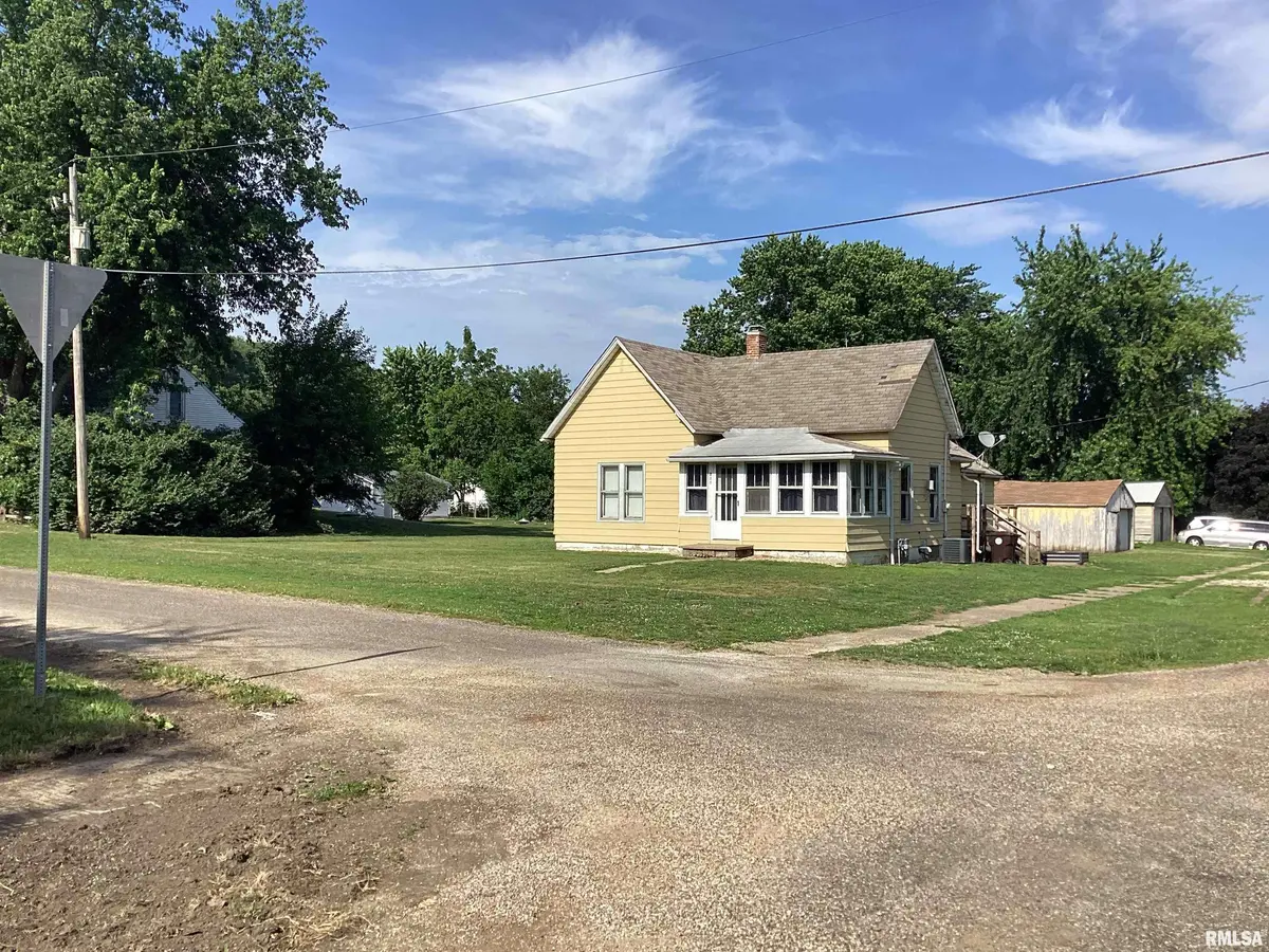 301 E 2ND ST, Kingston Mines, IL 61539-0135