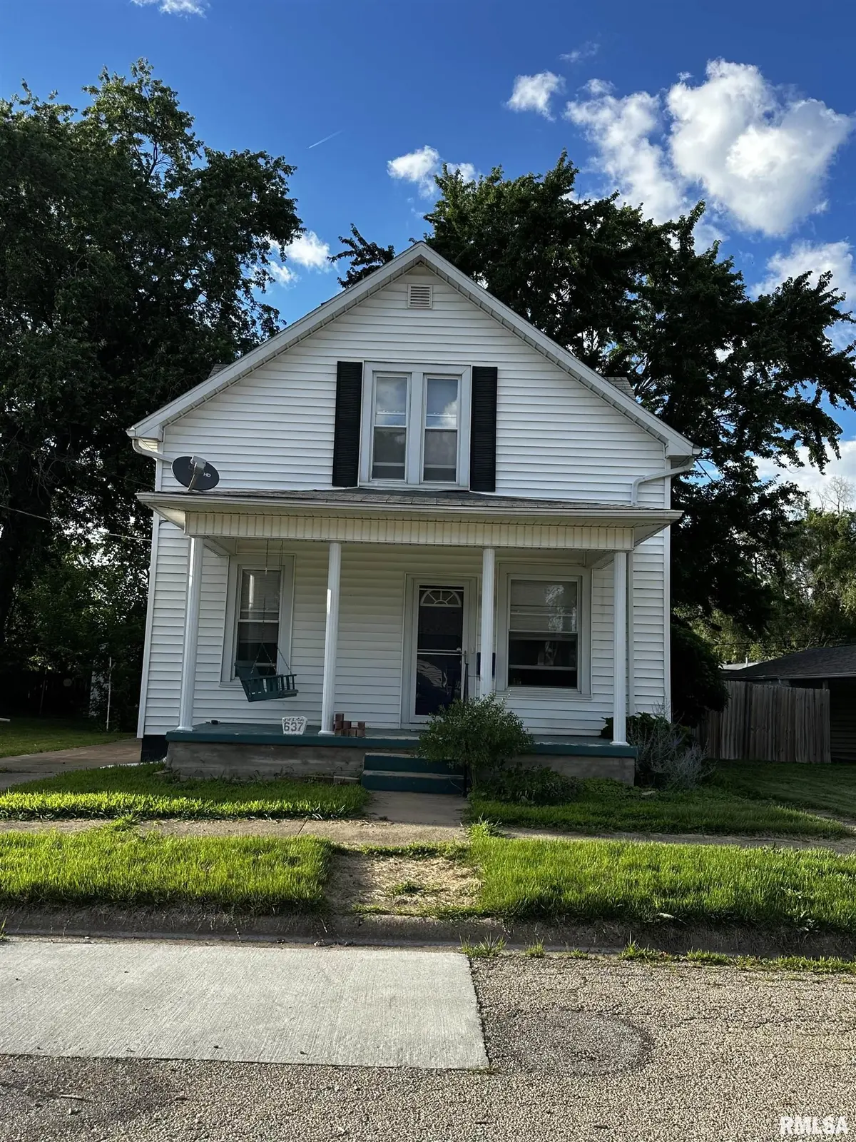 637 E SPRUCE ST, Canton, IL 61520