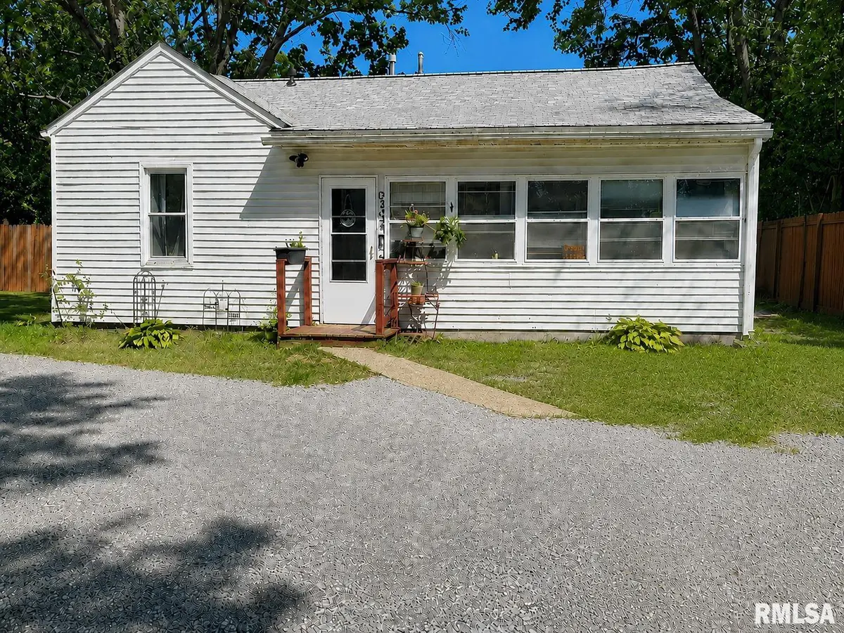632 E Searing ST, Carbondale, IL 62901-1809