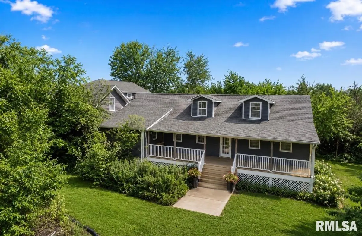 3074 COLE HOLLOW RD, Pekin, IL 61554