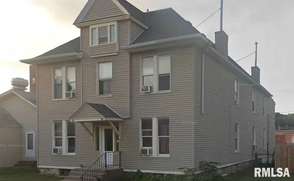 910 W 3RD ST #912, Davenport, IA 52802