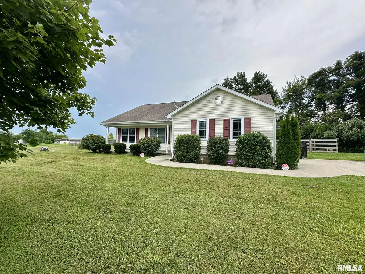 106 Jett Sawyer LN, Desoto, IL 62924