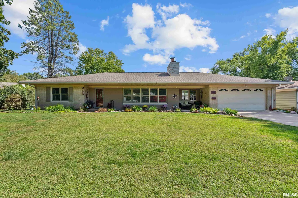 2520 31ST Avenue Court, Moline, IL 61265